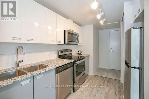 314 - 257 Hemlock Street W, Waterloo, ON - Indoor Photo Showing Kitchen With Double Sink With Upgraded Kitchen