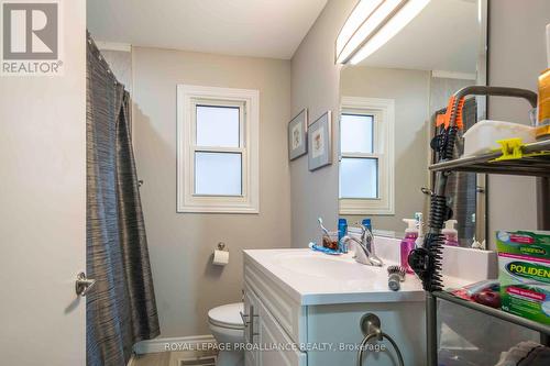 4 George Street, Quinte West, ON - Indoor Photo Showing Bathroom