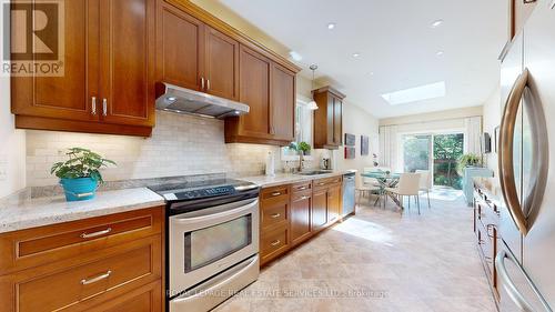 123 Humberside Avenue, Toronto (High Park North), ON - Indoor Photo Showing Kitchen With Upgraded Kitchen