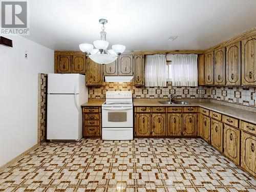 10 Bengal Court, Toronto (Glenfield-Jane Heights), ON - Indoor Photo Showing Kitchen With Double Sink