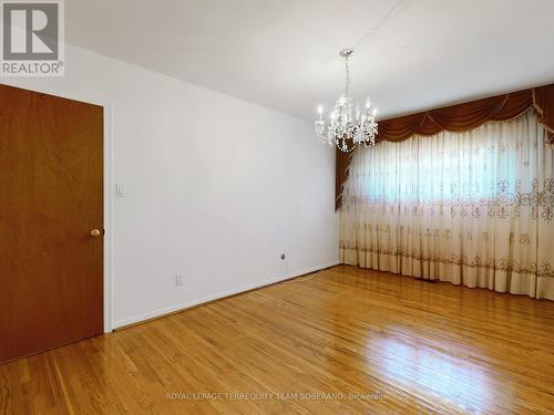 10 Bengal Court, Toronto, ON - Indoor Photo Showing Other Room