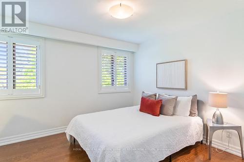 492 Country Club Crescent, Mississauga (Clarkson), ON - Indoor Photo Showing Bedroom