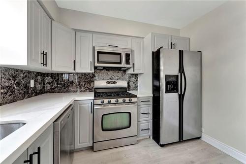 2009 Brampton Street, Hamilton, ON - Indoor Photo Showing Kitchen