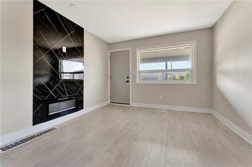 2009 Brampton Street, Hamilton, ON - Indoor Photo Showing Other Room