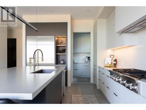 2196 Aster Court, Kamloops, BC - Indoor Photo Showing Kitchen With Upgraded Kitchen