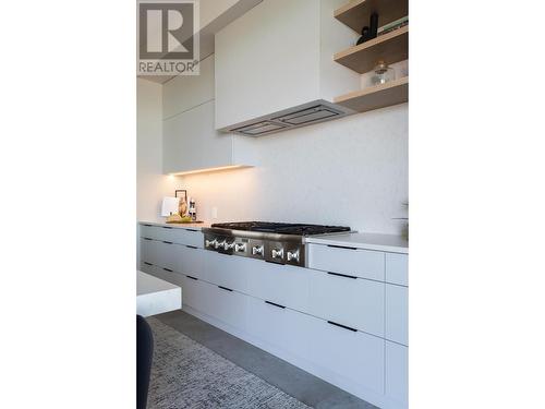 2196 Aster Court, Kamloops, BC - Indoor Photo Showing Kitchen