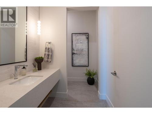 2196 Aster Court, Kamloops, BC - Indoor Photo Showing Bathroom