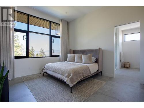 2196 Aster Court, Kamloops, BC - Indoor Photo Showing Bedroom