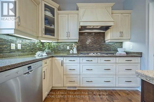 1411 Shore Road, London, ON - Indoor Photo Showing Kitchen