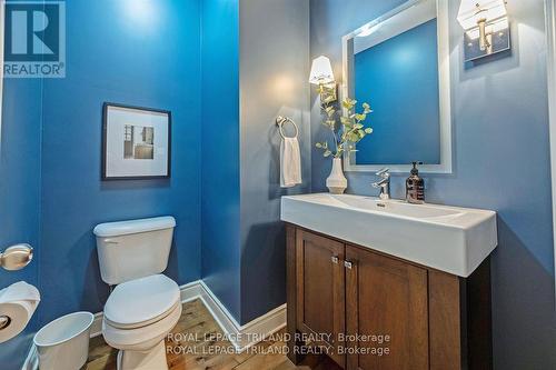 1411 Shore Road, London, ON - Indoor Photo Showing Bathroom