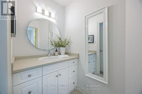 1411 Shore Road, London, ON - Indoor Photo Showing Bathroom