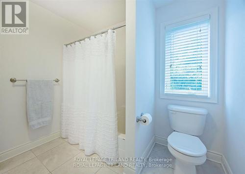 1411 Shore Road, London, ON - Indoor Photo Showing Bathroom