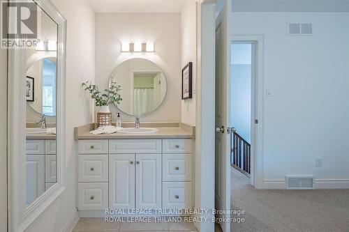 1411 Shore Road, London, ON - Indoor Photo Showing Bathroom