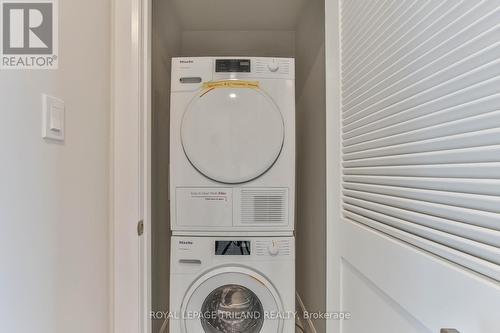 Unit B - 2050 Linkway Boulevard, London, ON - Indoor Photo Showing Laundry Room