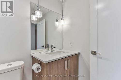 Unit A - 2050 Linkway Boulevard, London, ON - Indoor Photo Showing Bathroom