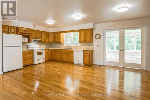 46 Brook Avenue, Tiny, ON - Indoor Photo Showing Kitchen