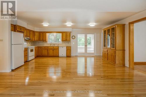 46 Brook Avenue, Tiny, ON - Indoor Photo Showing Kitchen