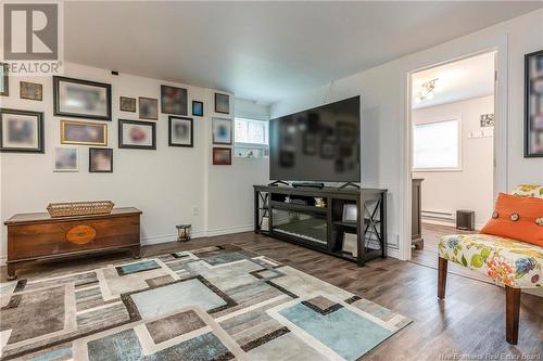 23 Holland Lane, Cambridge-Narrows, NB - Indoor Photo Showing Living Room