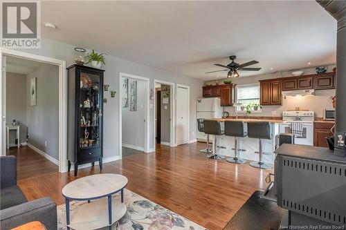 23 Holland Lane, Cambridge-Narrows, NB - Indoor Photo Showing Living Room