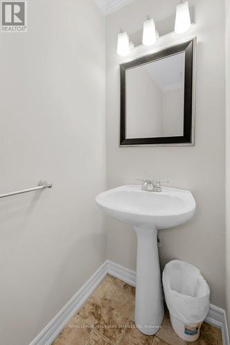 60 River Glen Boulevard, Oakville (River Oaks), ON - Indoor Photo Showing Bathroom