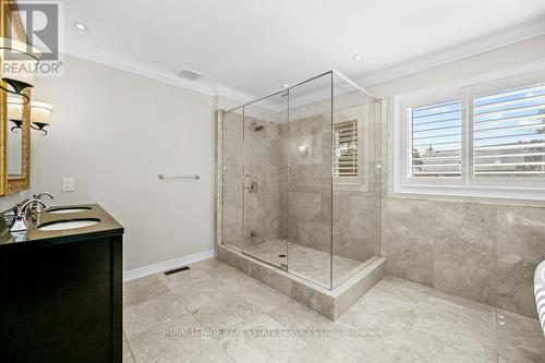 60 River Glen Boulevard, Oakville (River Oaks), ON - Indoor Photo Showing Bathroom