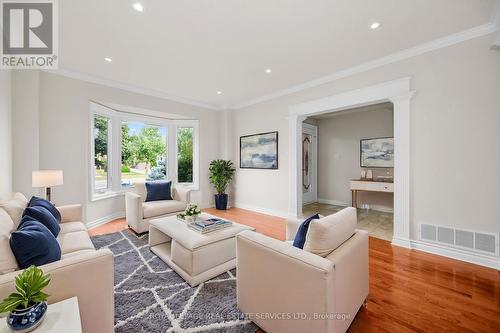 60 River Glen Boulevard, Oakville (River Oaks), ON - Indoor Photo Showing Living Room