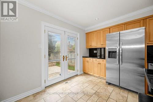 60 River Glen Boulevard, Oakville (River Oaks), ON - Indoor Photo Showing Kitchen