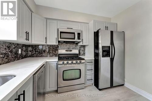 2009 Brampton Street, Hamilton, ON - Indoor Photo Showing Kitchen