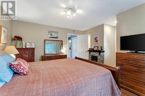 51 Banbury Drive, Hamilton (Ancaster), ON - Indoor Photo Showing Bedroom