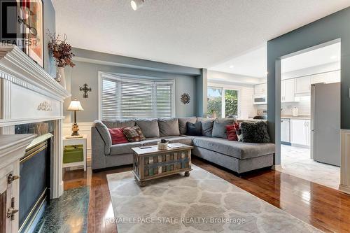 51 Banbury Drive, Hamilton (Ancaster), ON - Indoor Photo Showing Living Room With Fireplace