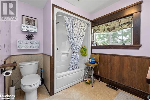 12 Lakeshore Road, Mckellar, ON - Indoor Photo Showing Bathroom