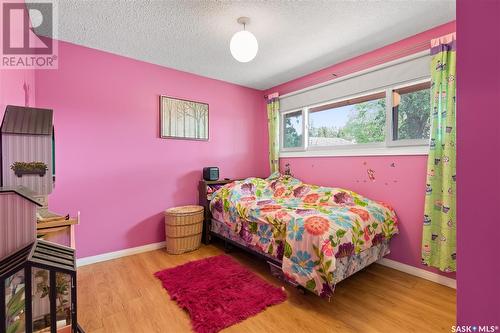 6139 7Th Avenue N, Regina, SK - Indoor Photo Showing Bedroom