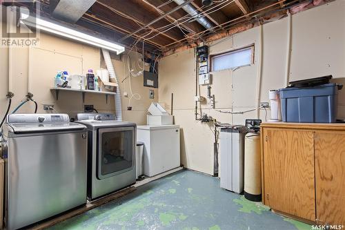 6139 7Th Avenue N, Regina, SK - Indoor Photo Showing Laundry Room