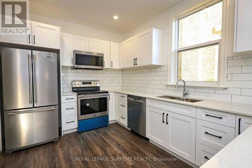 231 Waterloo Street, London, ON - Indoor Photo Showing Kitchen With Stainless Steel Kitchen With Double Sink With Upgraded Kitchen