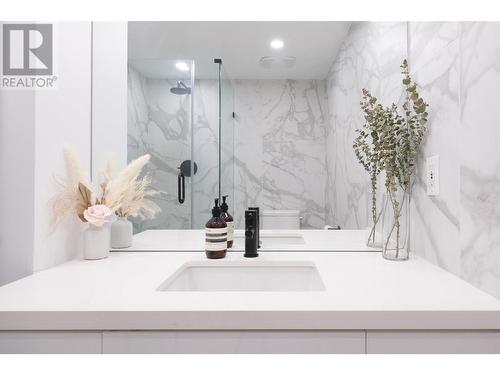 2204 1238 Melville Street, Vancouver, BC - Indoor Photo Showing Bathroom