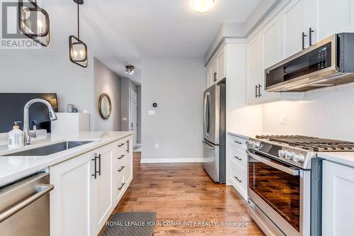 3439 Eternity Way, Oakville, ON - Indoor Photo Showing Kitchen With Upgraded Kitchen