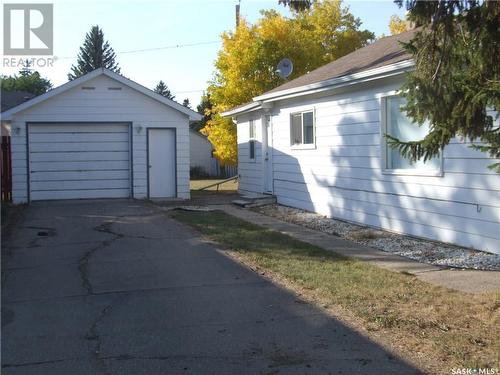 118 2Nd Street W, Leader, SK - Outdoor