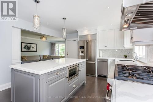 36 Cumberland Drive, Mississauga (Port Credit), ON - Indoor Photo Showing Kitchen With Upgraded Kitchen