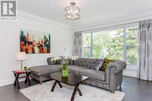 36 Cumberland Drive, Mississauga (Port Credit), ON - Indoor Photo Showing Living Room