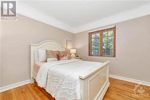 81 Renfrew Avenue, Ottawa, ON - Indoor Photo Showing Bedroom