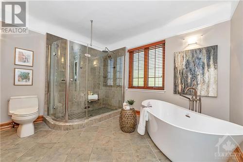 81 Renfrew Avenue, Ottawa, ON - Indoor Photo Showing Bathroom