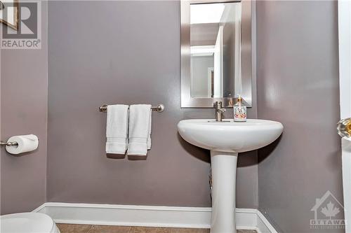 81 Renfrew Avenue, Ottawa, ON - Indoor Photo Showing Bathroom