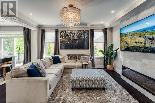 55 Newhouse Boulevard, Caledon, ON - Indoor Photo Showing Living Room