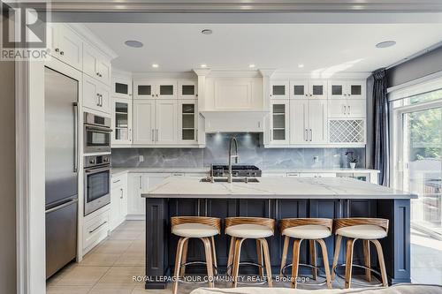 55 Newhouse Boulevard, Caledon, ON - Indoor Photo Showing Kitchen With Upgraded Kitchen