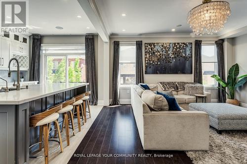 55 Newhouse Boulevard, Caledon, ON - Indoor Photo Showing Living Room