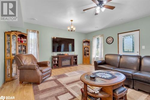 1147 Vanderwater Road, Thomasburg, ON - Indoor Photo Showing Living Room