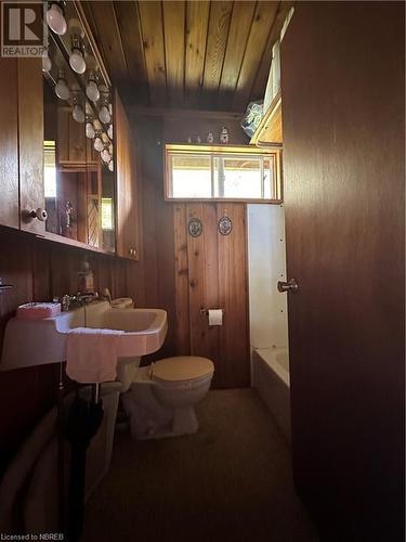 85 Red Cedar Road, Temagami, ON - Indoor Photo Showing Bathroom