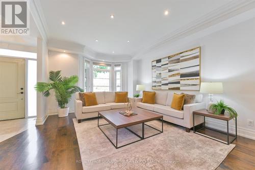 90 St Hubert Avenue, Toronto (East York), ON - Indoor Photo Showing Living Room