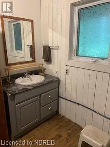 301 Tee Lake Road, Mattawa, ON - Indoor Photo Showing Bathroom