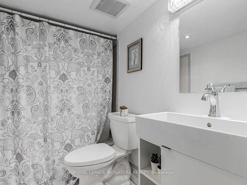 219 Winona Dr, Toronto, ON - Indoor Photo Showing Bathroom